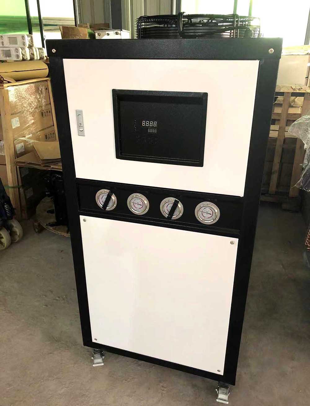 Consegna di un refrigeratore personalizzato raffreddato ad aria da 10 HP in Corea